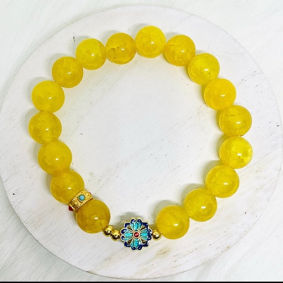 Colorful Floral Ethnic Earrings and Yellow Beaded Bracelet Set - Picture 4 of 7